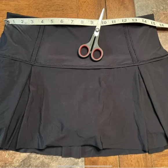 Lululemon women’s size 8 Black Athletic Tennis Skort - Picture 8 of 9